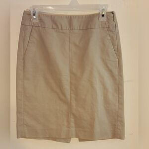 Banana Republic Tan Women's Skirt w/ Pockets Size 2